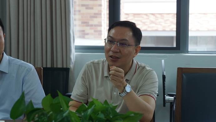 说明: D:\Safira 工作文件夹\2022-5-30 刘海春副校长率研究生院来太阳集团调研\刘海春发言.JPG